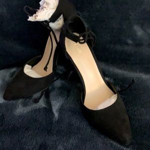 APT.9 black heels size 5